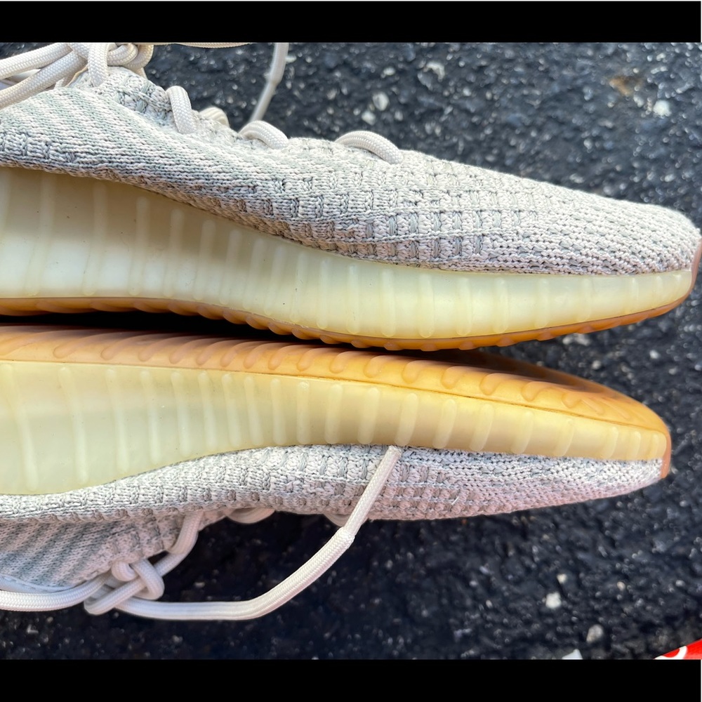 Yeezy 350 V2 | GUC | Size 9.5 | 779001 | No Box - Picture 2 of 12